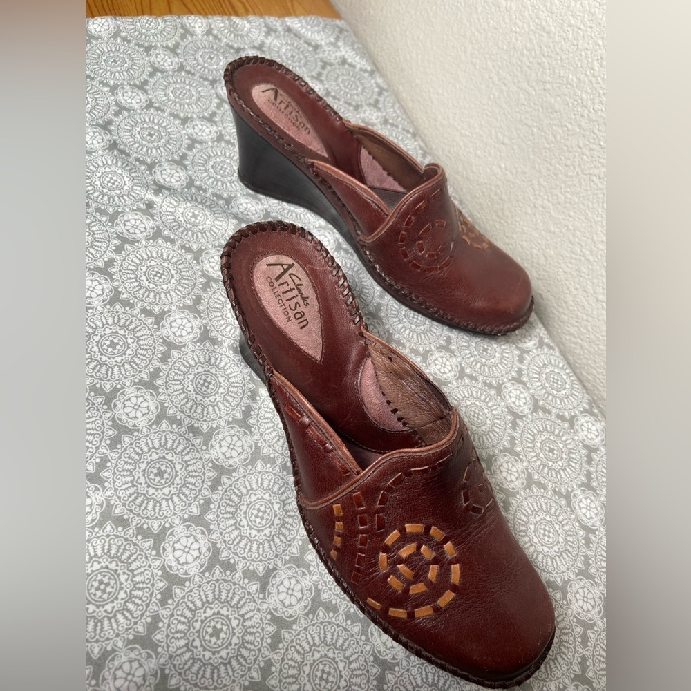 Clarks~Artisan Collection~Leather~Stitch Design~Square Toe~Wedge Mule~Size 8